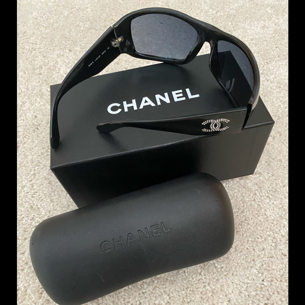 CHANEL Black Wrap Sunglasses